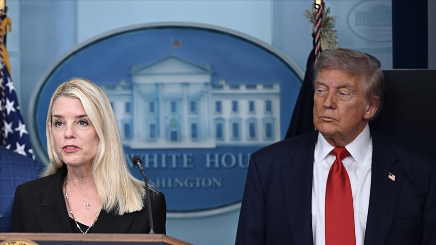 Trump, Adalet Bakanı Pam Bondi'yi görevden aldı