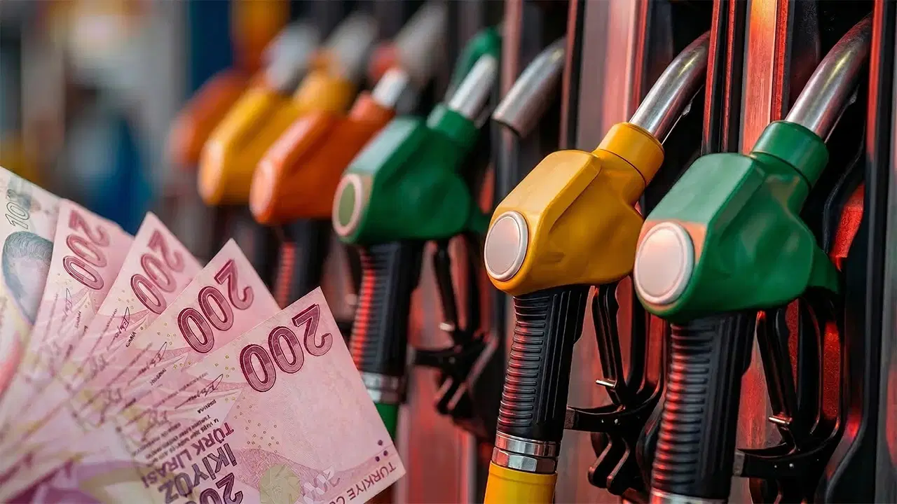 Akaryakıta büyük zam: Motorin fiyatı rekora koşuyor