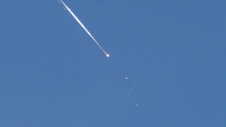 Husiler bir kez daha İsrail’i hedef aldı