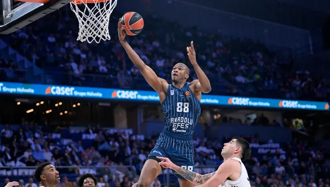 Anadolu Efes Partizan’ı konuk edecek