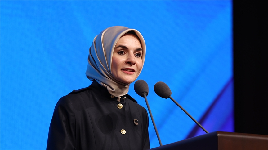 Bakan Göktaş duyurdu: Sosyal medyaya yaş sınırı geliyor