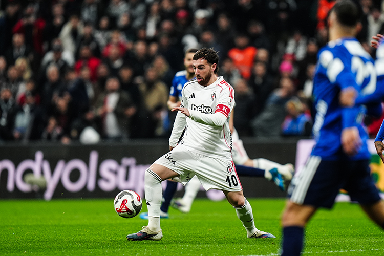 Beşiktaş, Antalyaspor karşısında 3 puan peşinde