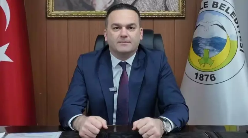 Hasbi Dede, CHP'den ihraç edildi