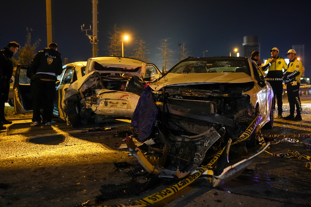 D-100’de korkunç kaza: Emniyet şeridinde can verdi