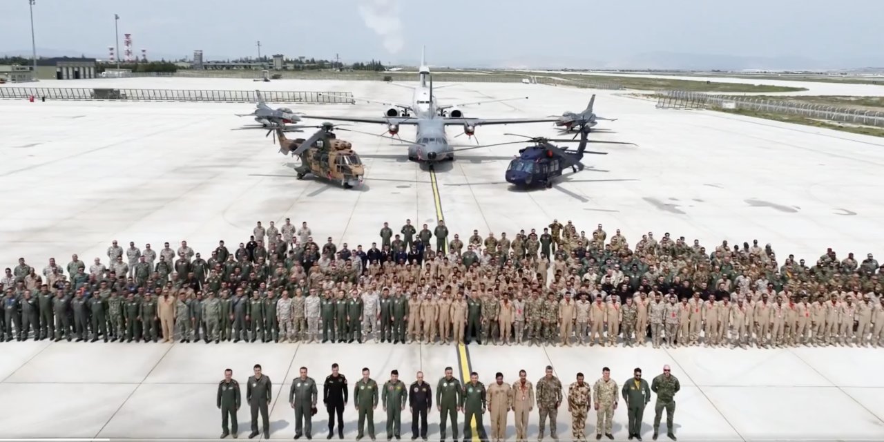 Nefes kesen tatbikat: Helikopterle tahliye anları paylaşıldı