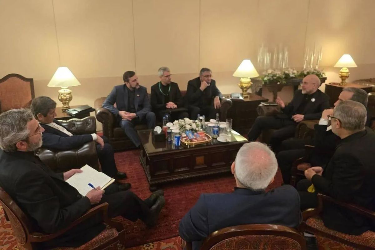 İran heyetinden kritik toplantı: İlk fotoğraf paylaşıldı