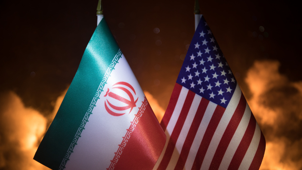 Hürmüz’de kritik anlar: ABD gemisi rotayı değiştirdi