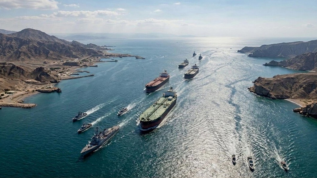 İran Hürmüz’de düğmeye bastı: Enerji hattı yeniden durdu