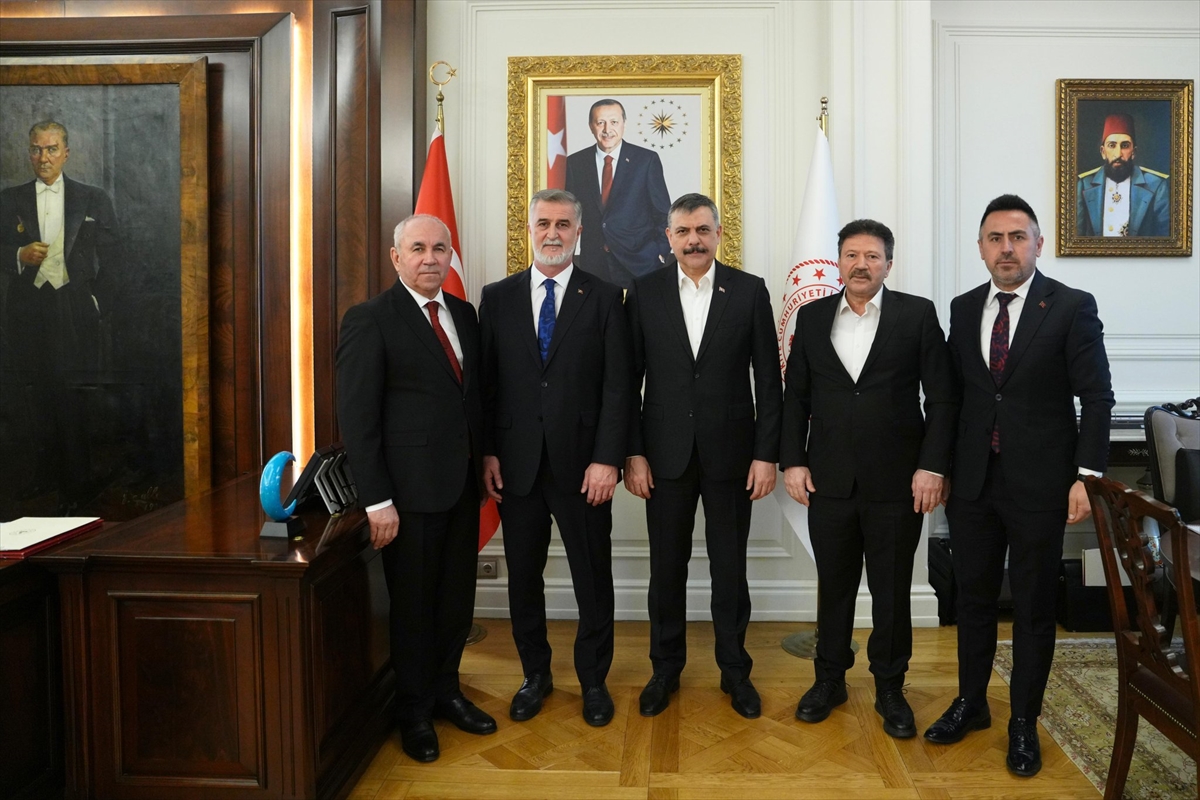 İçişleri Bakanı Çiftçi, şoför esnafının taleplerini dinledi