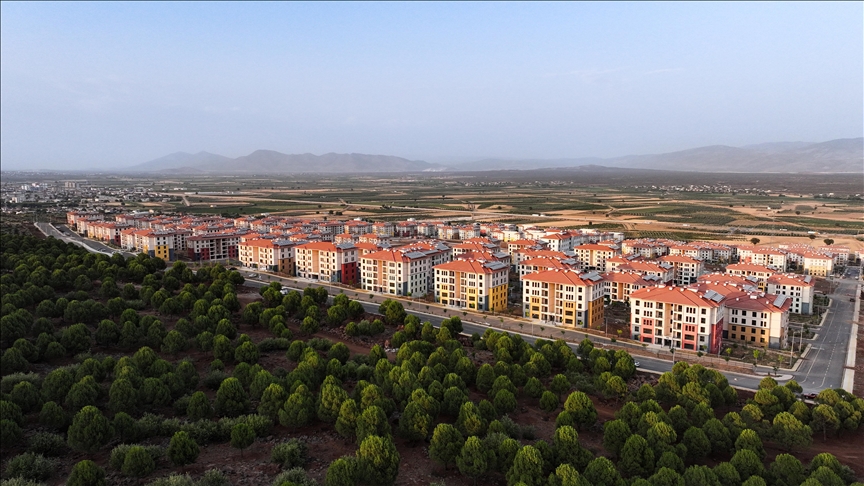 Hatay’da 28 köy evi depremzedelere teslim edildi