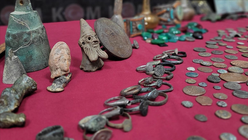 Tarihi kaçakçılık operasyonu: İzmir’de baskın
