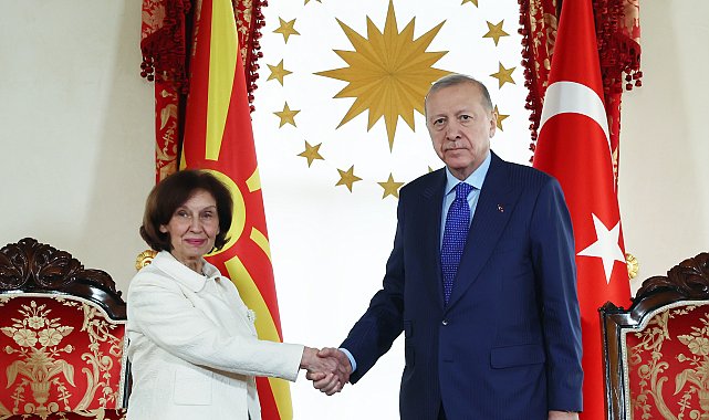 Dolmabahçe’de önemli zirve: Erdoğan ve Siljanovska-Davkova bir araya geldi