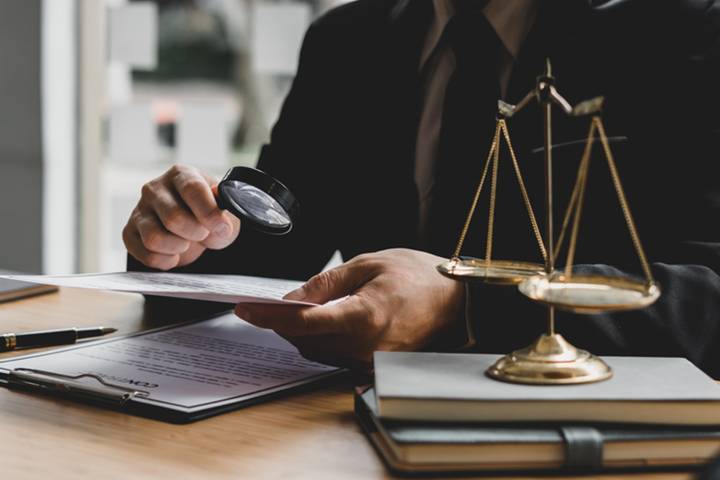 Bayrağa yönelik skandal görüntülere soruşturma