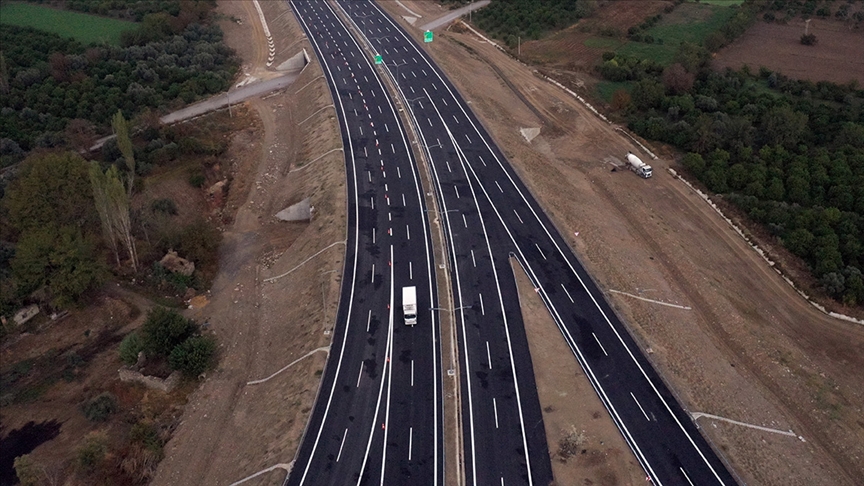 Yola çıkacaklar dikkat! Birçok güzergahta kısıtlama var