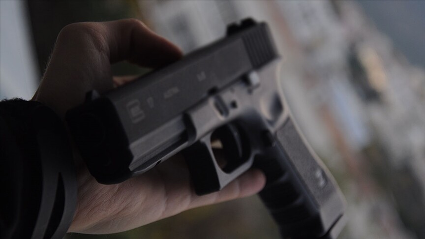 2 ilde dev baskın! Binlerce silah ele geçirildi