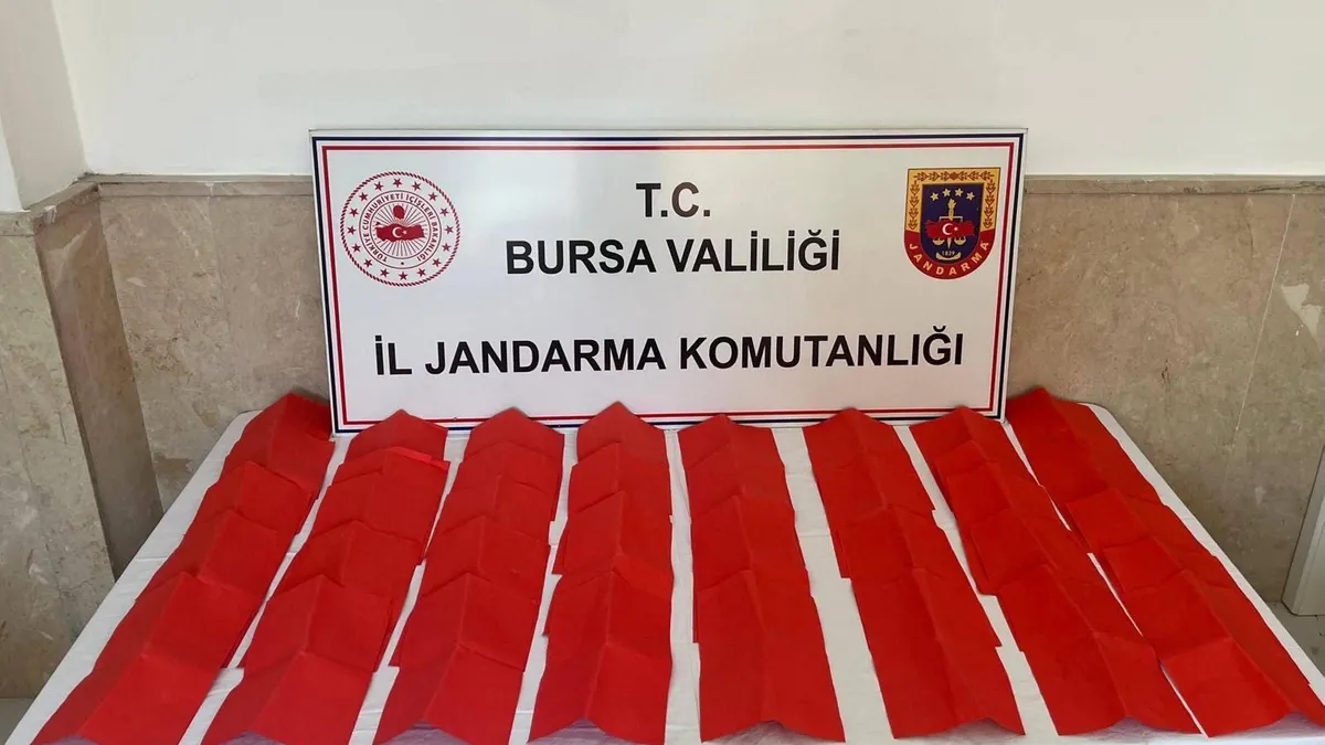 Bursa’da dikkat çeken operasyon: Uyuşturucu kağıtların içinde