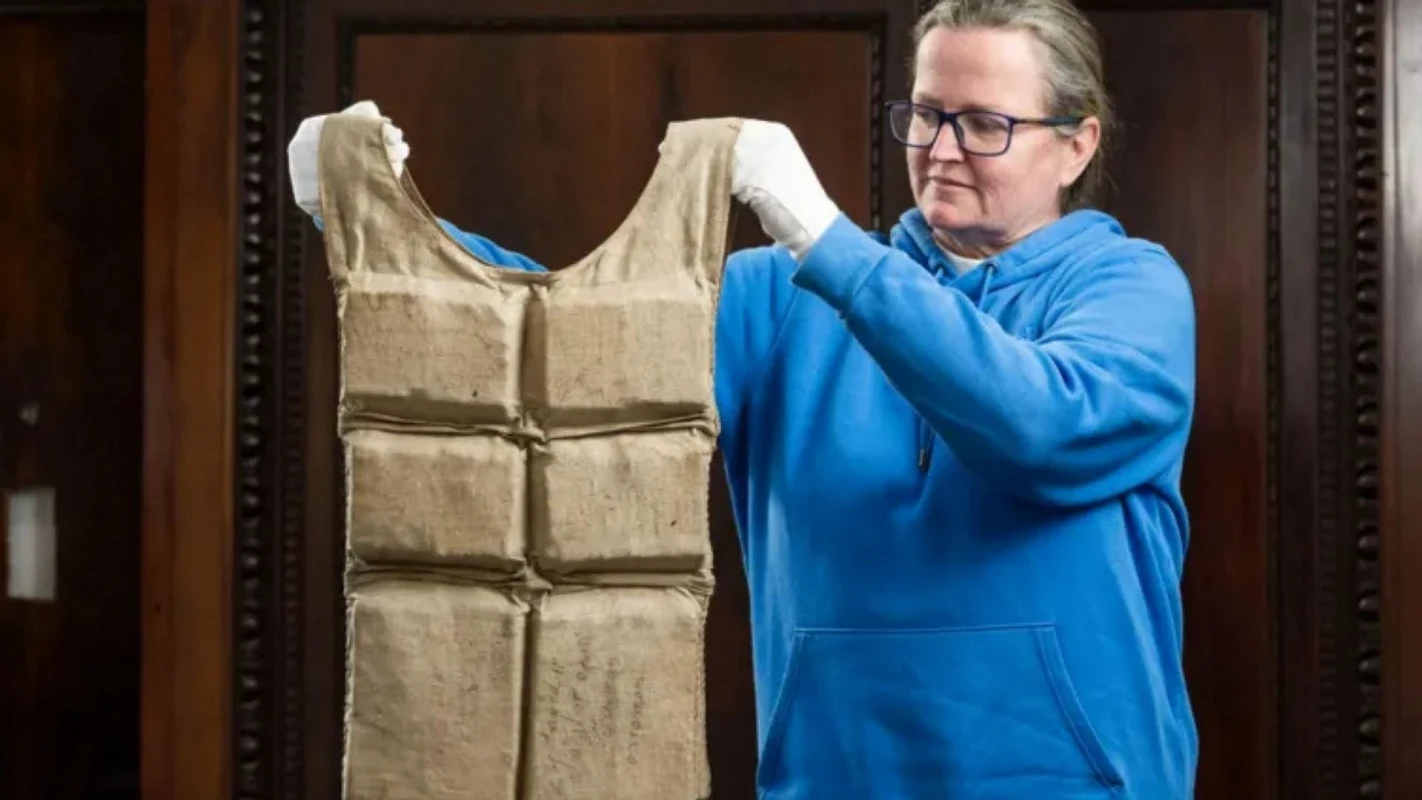 Titanik faciasından kalan yelek müzayedede rekor kırdı