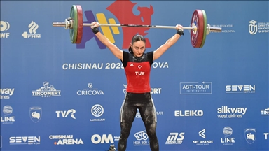 Milli halterci Cansel Özkan Avrupa sahnesinde rakip tanımadı