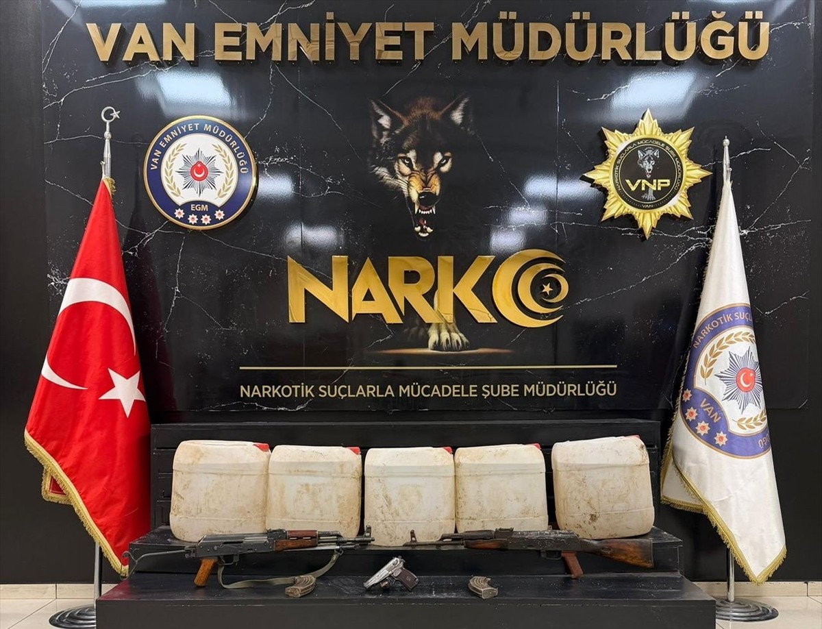 Van'da kilolarca uyuşturucu ele geçirildi