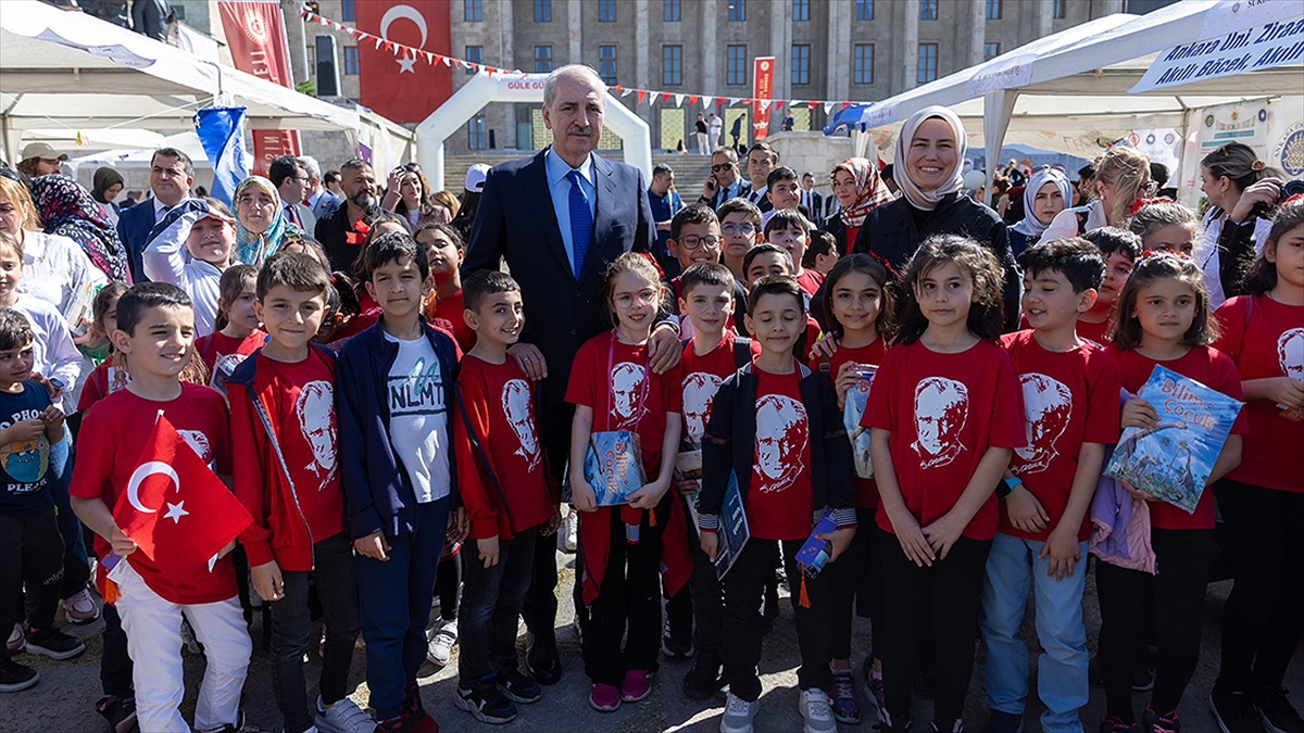 Kurtulmuş meclis bahçesi'nde çocuklarla bir araya geldi