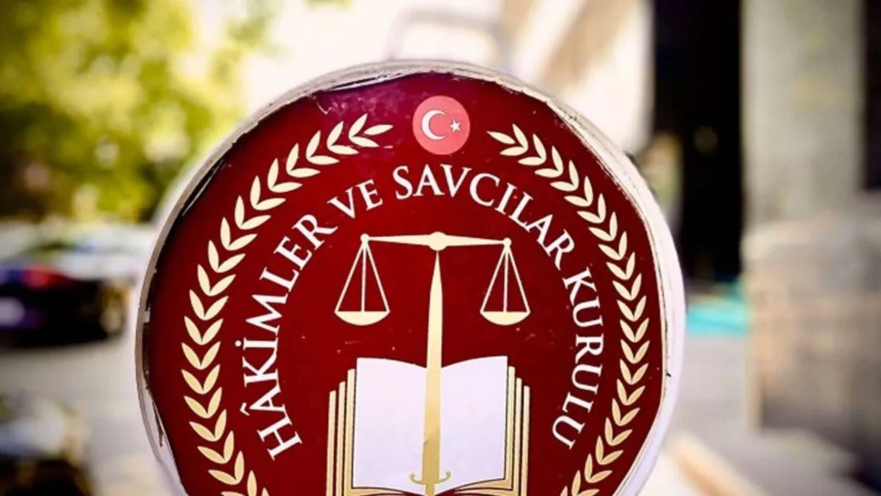 HSK'dan yeni kararname: 14 İsimde görev değişimi