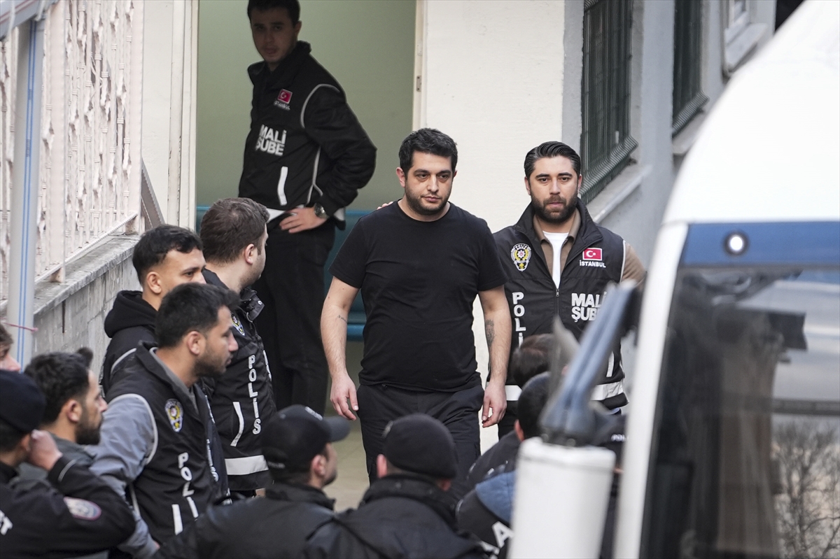 Ataşehir Belediyesine rüşvet operasyonu: 20 şüpheli adliyede