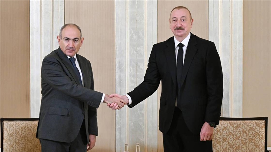 Aliyev ve Paşinyan’a barış ödülü verildi