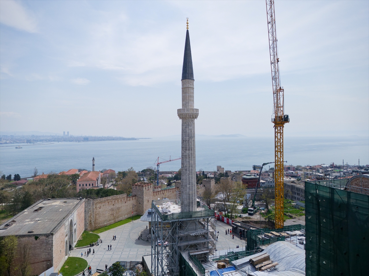 Ayasofya minaresi yenilendi, depreme karşı güçlendirildi