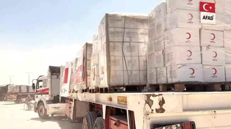 Türkiye’den Lübnan’a 730 tonluk dev insani yardım