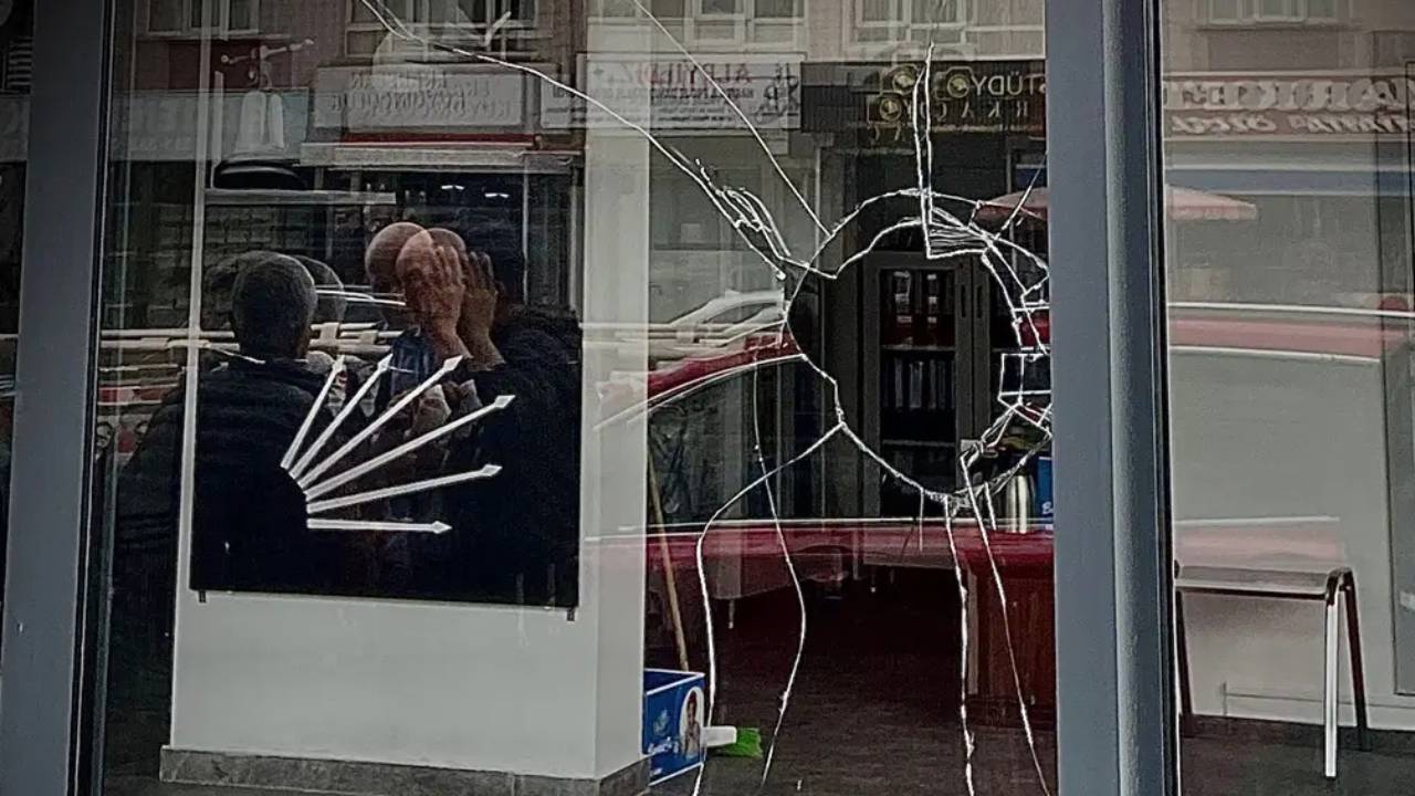 Keçiören’de siyasi gerginlik: CHP ilçe başkanlığına saldırı