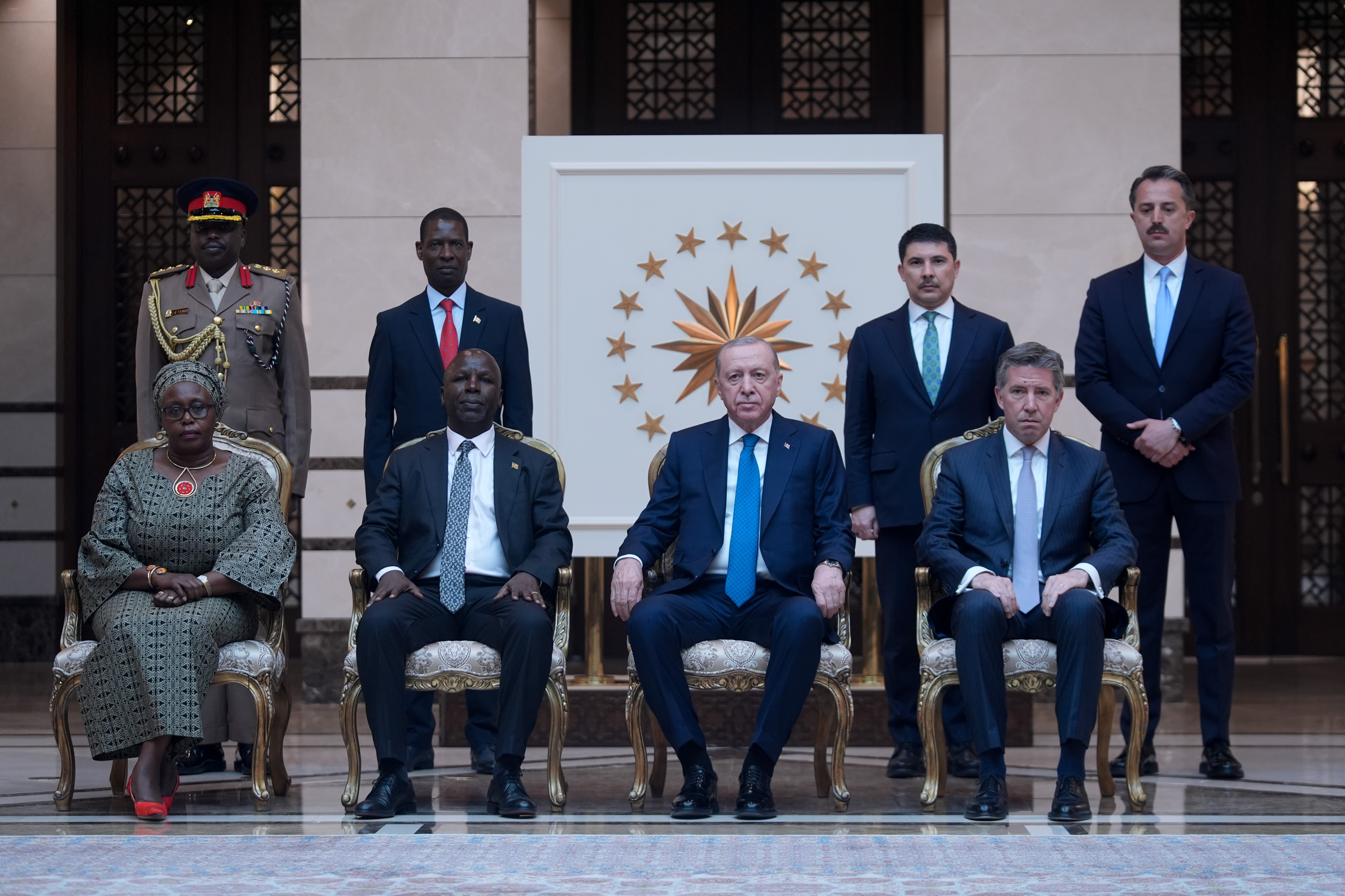 Erdoğan, 5 ülkenin büyükelçileri ile diplomatik zirveye çıktı