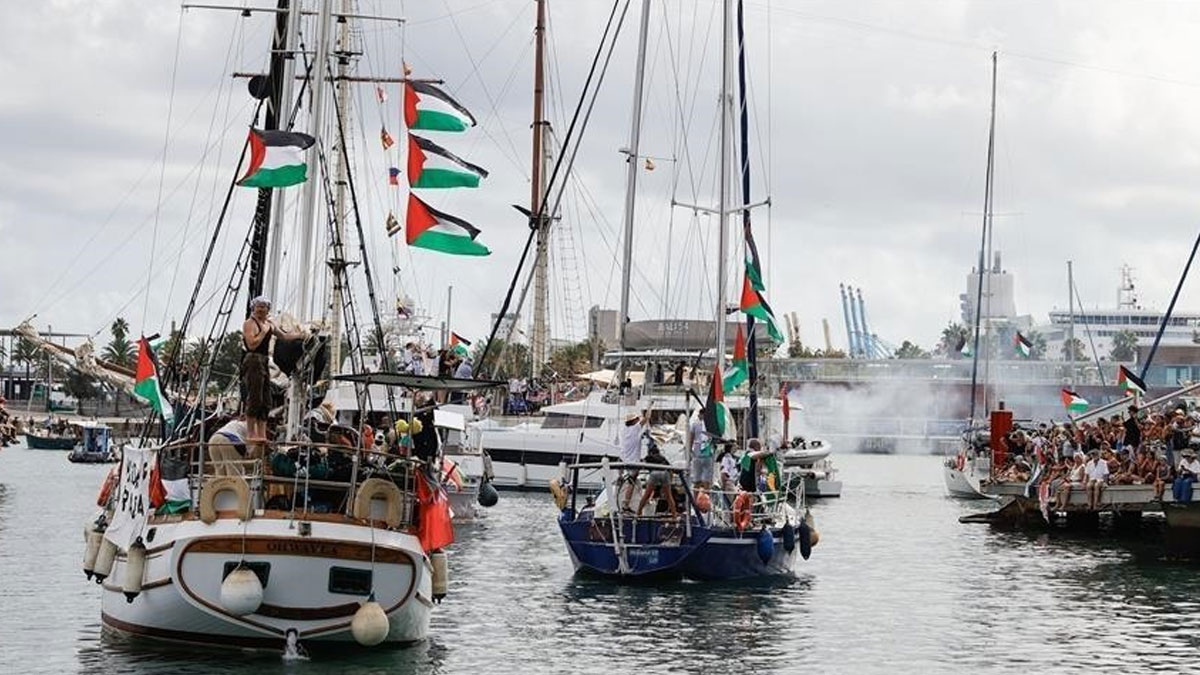 İsrail Sumud Filosu aktivistlerini Yunanistan’a gönderiyor