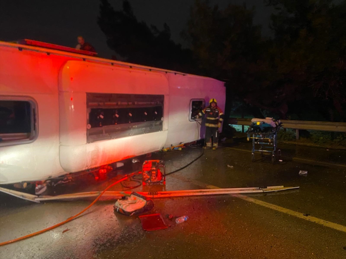 Balıkesir’de otobüs kazası: 3 kişi hayatını kaybetti
