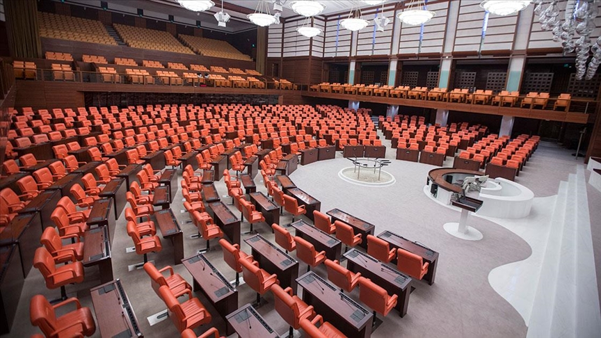 Üç yıl geçti somut adım yok: Ev kadınlarının emeklilik hakkı Meclis'e taşındı