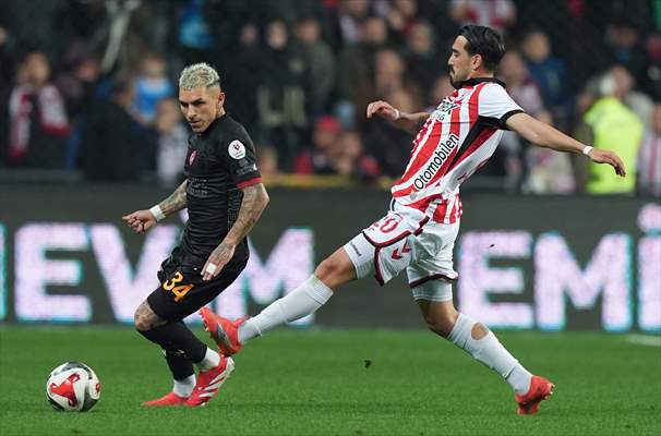 Samsun'da ilk yarıda eşitlik bozulmadı: Samsunspor 1-1 Galatasaray