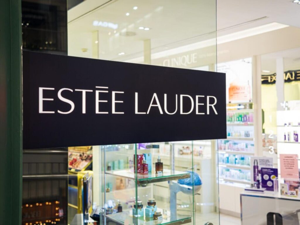 Şirket küçüldü, piyasa sevindi: Estée Lauder hisseleri sert yükseldi