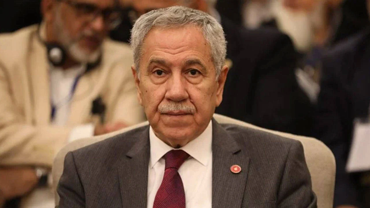 Bülent Arınç’tan “yeni parti” iddialarına net yanıt