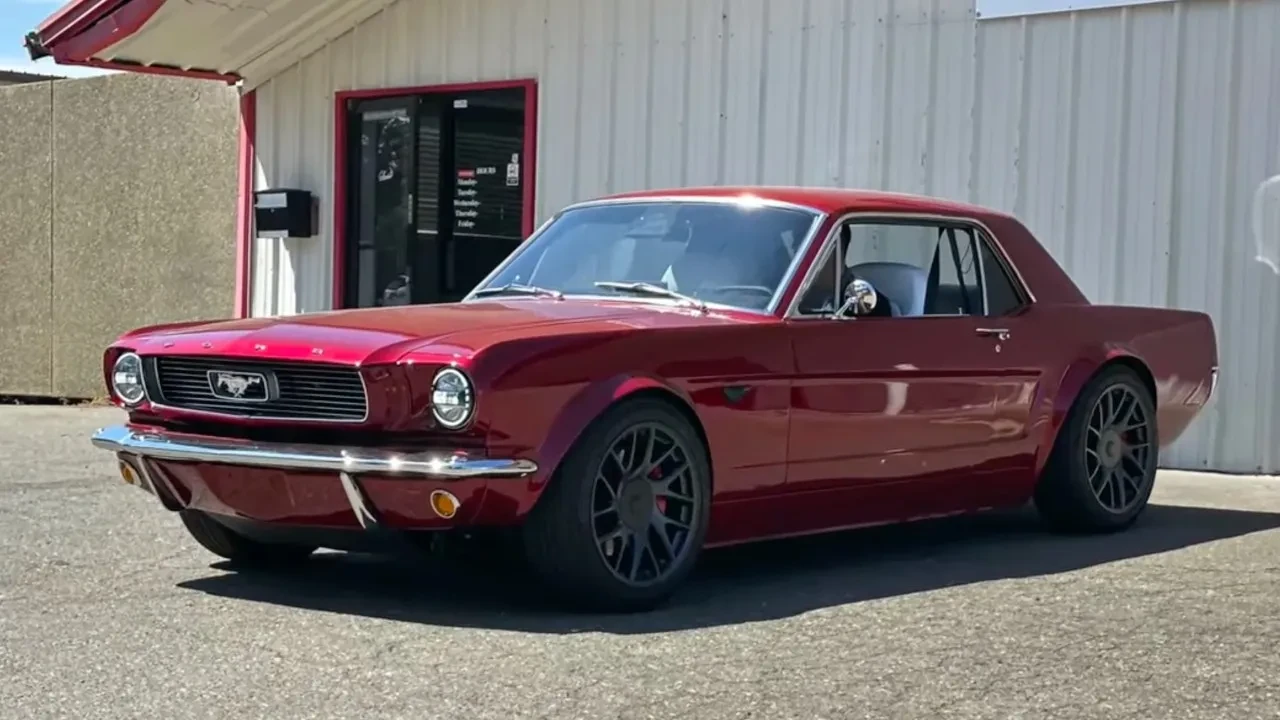 1966 Mustang’i Tesla’ya çevirdiler: Otonom sürüş bile çalışıyor