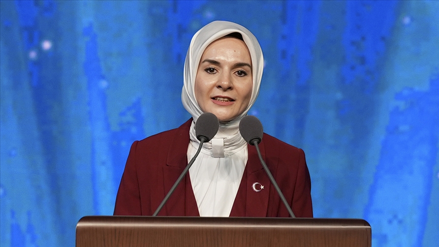 Göktaş: Annelik sıradanlaştırılamaz