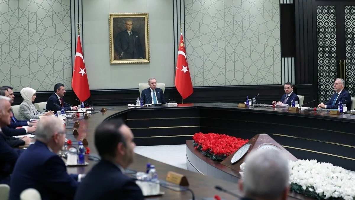 Kabine yoğun gündemle Beştepe'de toplanıyor
