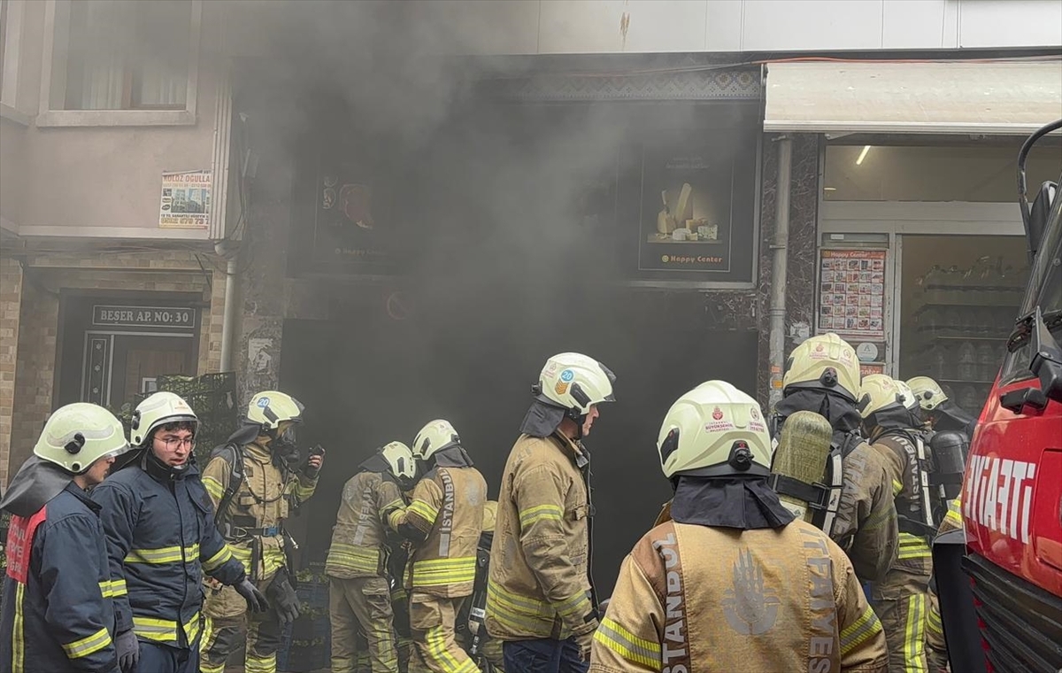 İstanbul Fatih’te market deposunda yangın
