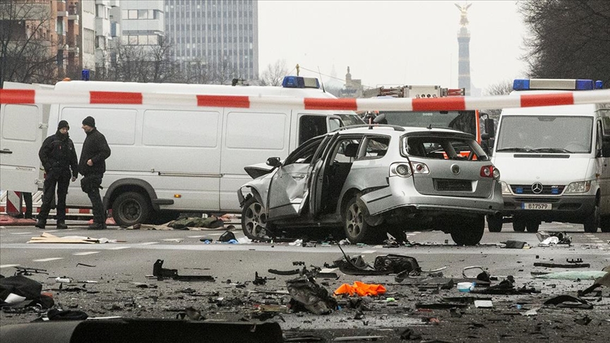 Leipzig’de can pazarı: Araç kalabalığın arasına daldı