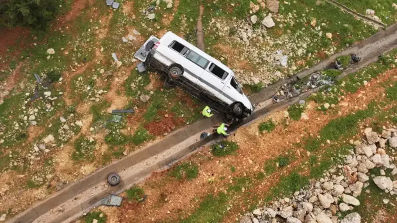 Gaziantep’te servis kazası: 16 kişi hastaneye kaldırıldı