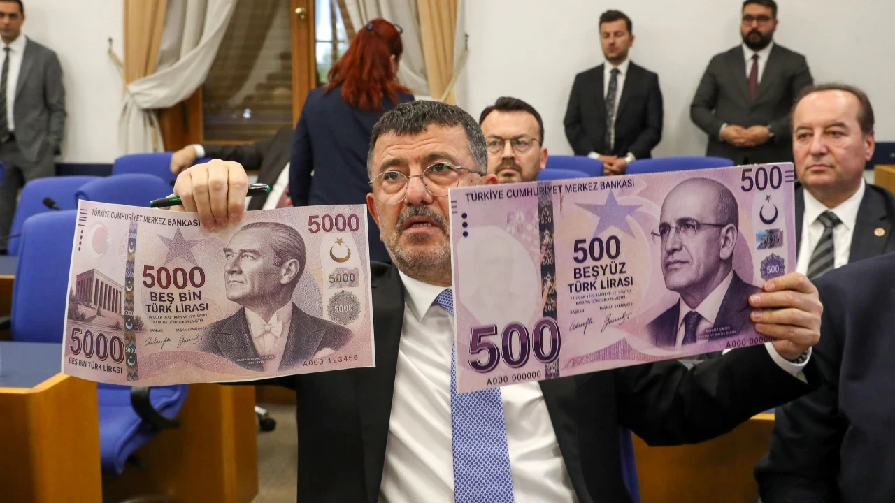 Veli Ağbaba’dan Mehmet Şimşek’li banknot tepkisi TBMM’yi karıştırdı
