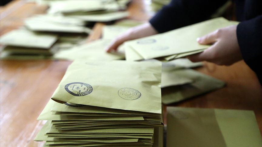 İl başkanı son anketi paylaştı: AK Parti makası açtı