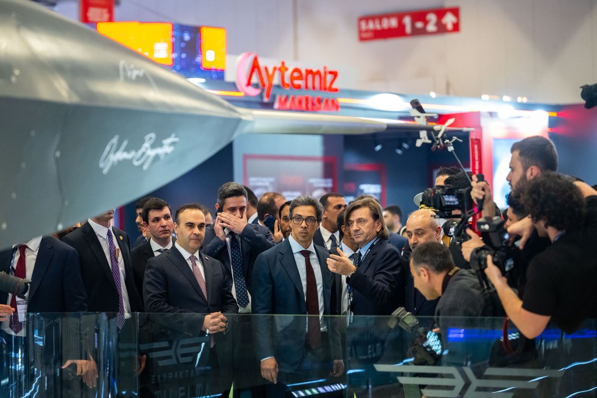 BAE’li Al Nahyan SAHA EXPO 2026’da savunma teknolojilerini inceledi