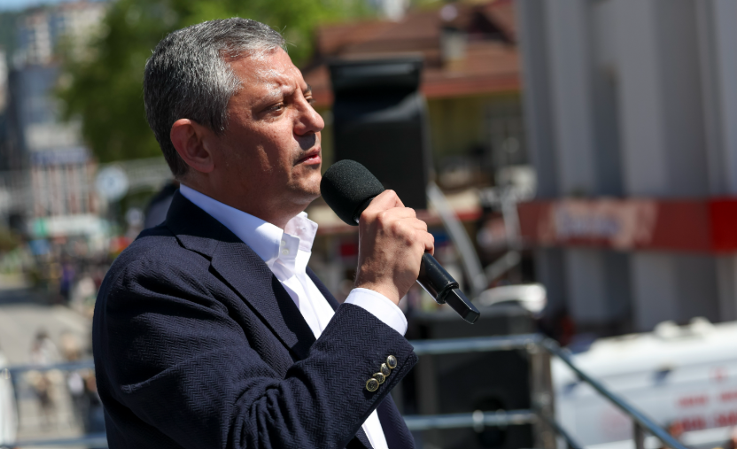 Özgür Özel'den Akın Gürlek iddiası: Ses kayıtlarını hafıza kartında saklıyor
