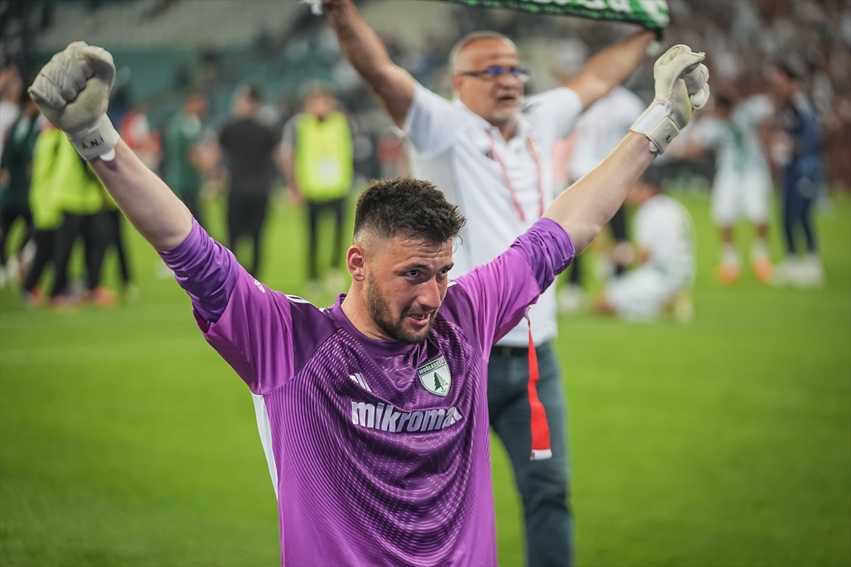 Muğlaspor’dan büyük başarı: Elazığspor’u geçip 1. Lig’e çıktı