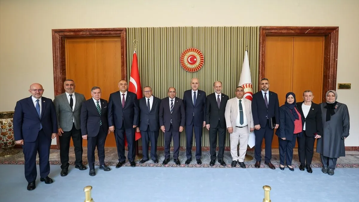 TBMM Başkanı Kurtulmuş, Cezayir heyetiyle bir araya geldi