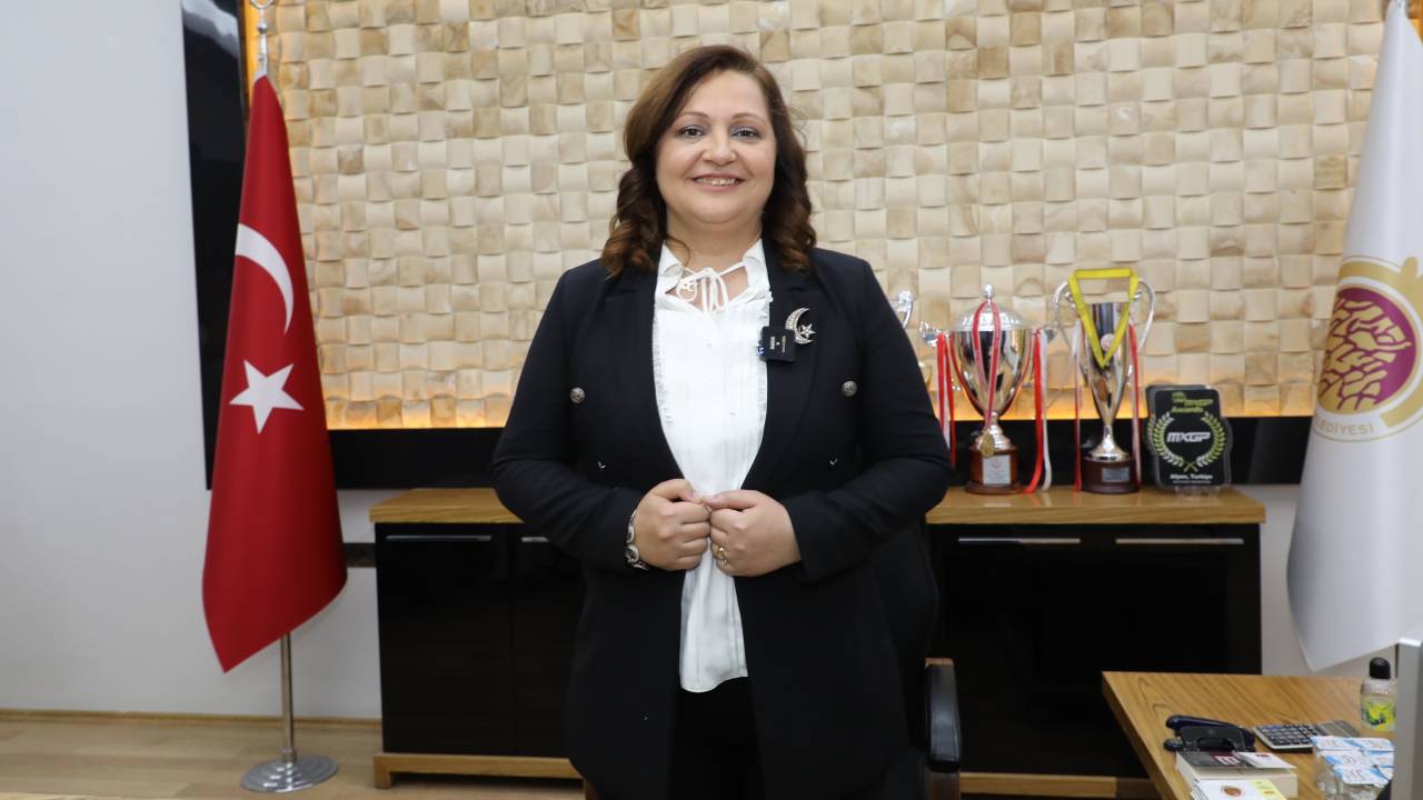 Burcu Köksal'dan açıklama: “Yarın AK Parti’ye katılıyorum çok huzurluyum”